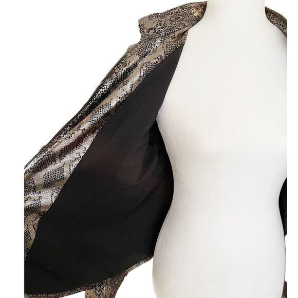 Chico's Faux Snakeskin Embossed Black Silver Metallic Jacket Blazer Size 1 US 8 - Picture 2 of 8